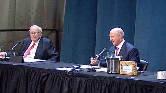 十大合法配资 巴菲特宣布了一个时代的结束 继任者将在年底接替他